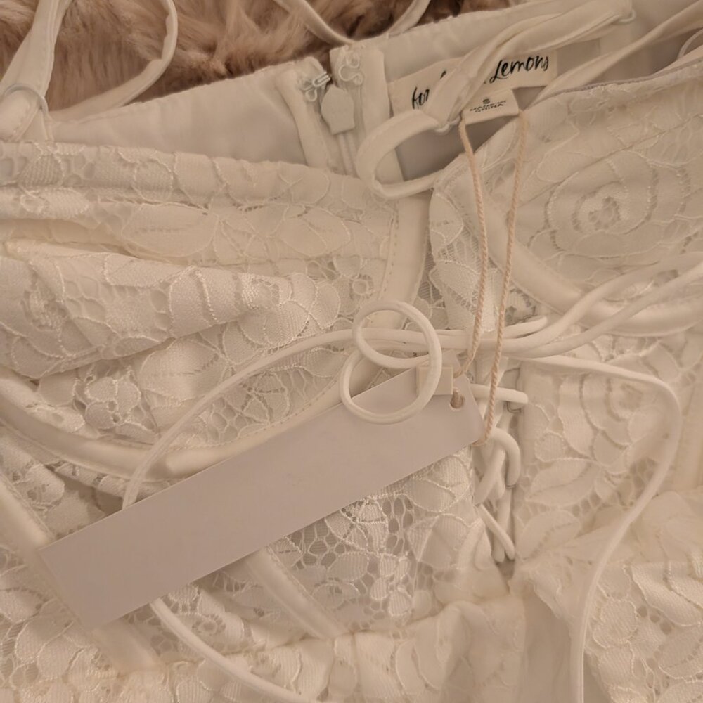 BNWT For Love & Lemons Lily Lace Bridal Gown Size S (runs small) Never worn! - Picture 5 of 6
